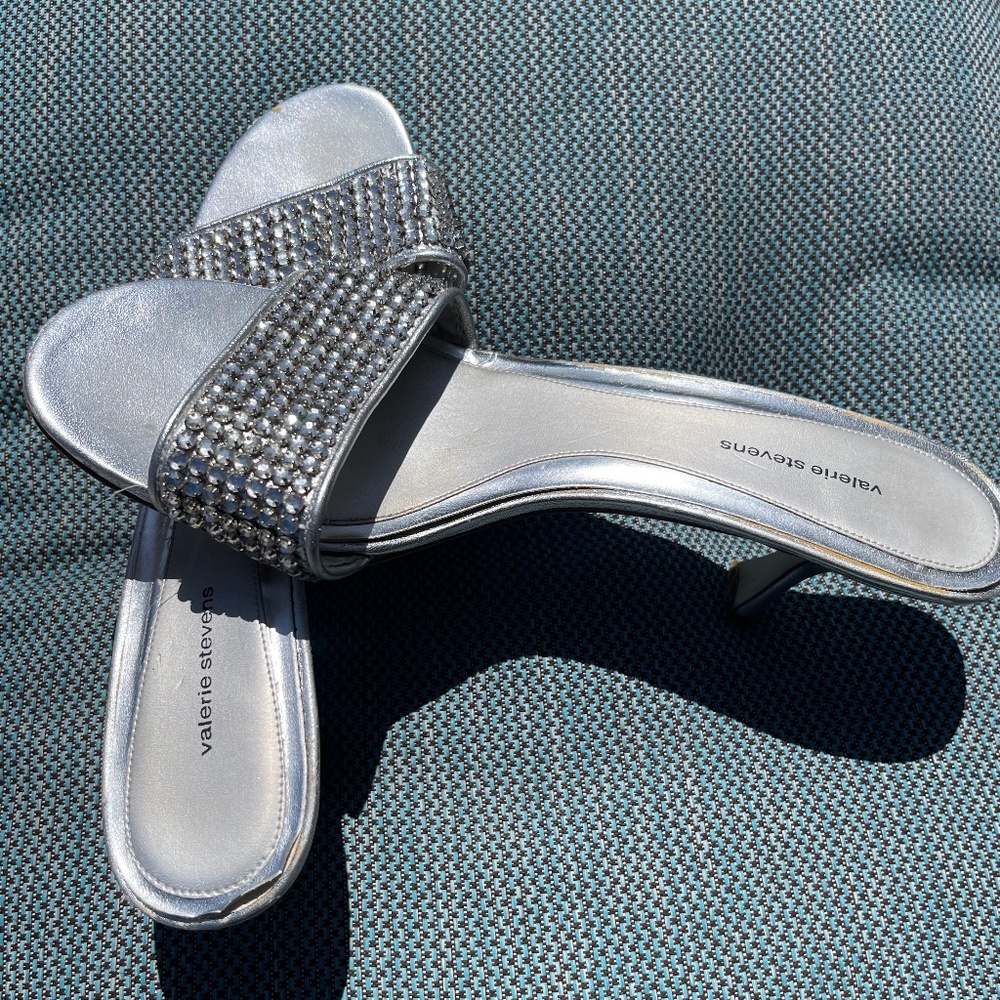 Valerie Stevens 1 Strap Slip On Sparkly Stones Sz 8.5 M Leather Dress Shoes